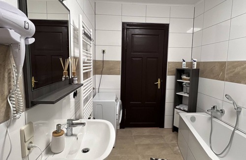 Gera Apartment | Apartment 'Gera' with Balcony and Wi-Fi