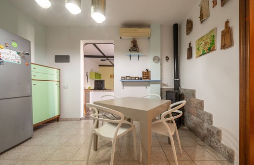 Monserrato Apartment | Apartment 'Gio's Gio's House' with Air Conditioning