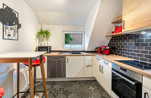 Lahr Apartment | Apartment 'Goldener Hirsch' with Mountain View, Balcony and Wi-Fi