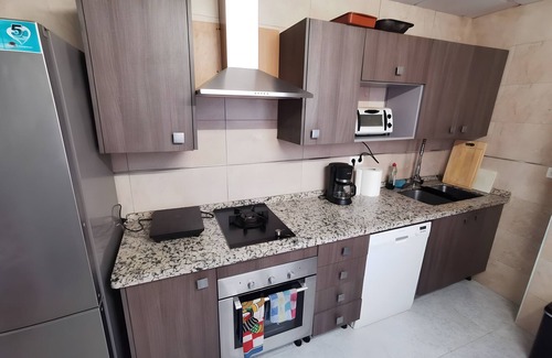 Beiro Apartment | Apartment 'Granada David' with Shared Terrace, Wi-Fi and Air Conditioning