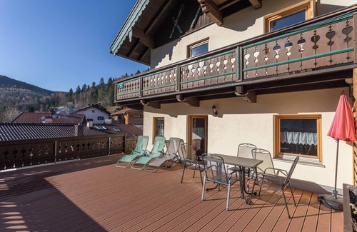 Mittenwald Apartment | Apartment Granat Near the Ski Lift with Mountain View, Wi-Fi & Balcony