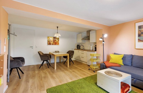 Gaienhofen Apartment | Apartment 'Granzow' with Lake View, Wi-Fi and Air Conditioning