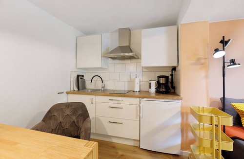 Gaienhofen Apartment | Apartment 'Granzow' with Lake View, Wi-Fi and Air Conditioning