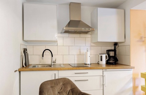Gaienhofen Apartment | Apartment 'Granzow' with Lake View, Wi-Fi and Air Conditioning