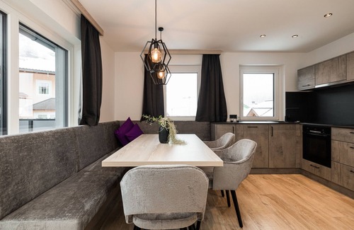 Grossarl Apartment | Apartment "Grauzone Grossarl App. Nr. 3 Sun" with Mountain View, Private Terrace and Wi-Fi