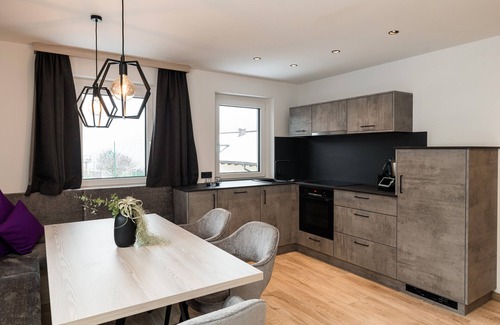 Grossarl Apartment | Apartment "Grauzone Grossarl App. Nr. 3 Sun" with Mountain View, Private Terrace and Wi-Fi