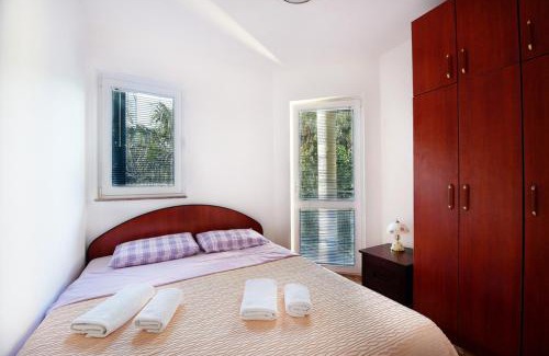 Sveti Stefan Apartment | Apartment Green