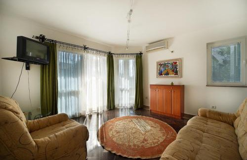 Sveti Stefan Apartment | Apartment Green