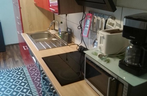 Nuttlar Apartment | Apartment 'Happy' with Mountain View, Private Garden and Wi-Fi