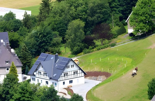 Lenne Apartment | Apartment 'Hase' with Mountain View, Shared Terrace and Wi-Fi