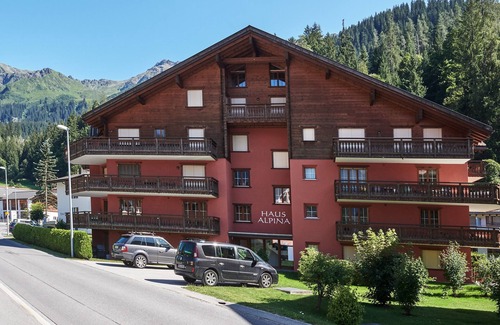 Klosters-Serneus Apartment | Apartment 'Haus Alpina' with Wi-Fi
