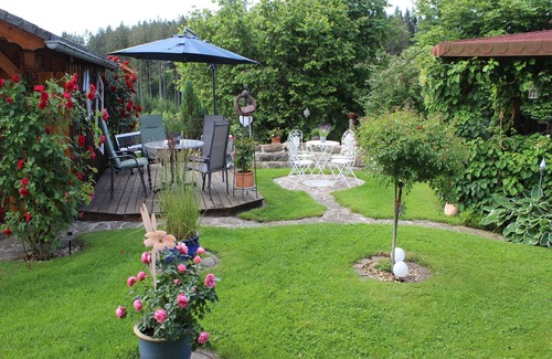 Grafenhausen Apartment | Apartment 'Haus Am Rötenberg' with Shared Terrace, Shared Garden and Wi-Fi