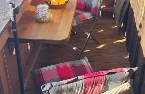 Mittenwald Apartment | Apartment 'Haus Bergblick' with Balcony and Wi-Fi