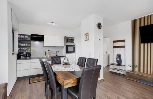 Heringhausen Apartment | Apartment 'Haus Elena' with Mountain View, Private Terrace and Wi-Fi