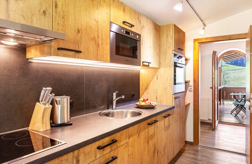 Madseit Apartment | Apartment 'Haus Marchegg - Bergkristall' with Mountain View, Balcony and Wi-Fi