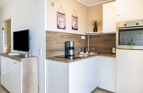 Heiligenhafen Apartment | Apartment 'Haus O-5-2' with Sea View, Balcony and Wi-Fi