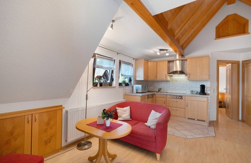 Sasbachwalden Apartment | Apartment 'Heimatliebe, 51 Qm' with Shared Terrace, Shared Garden and Wi-Fi