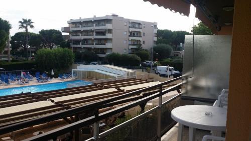 Saint-Laurent-du-Var Apartment | Apartment Heliotel Marine 4* Bord de Mer