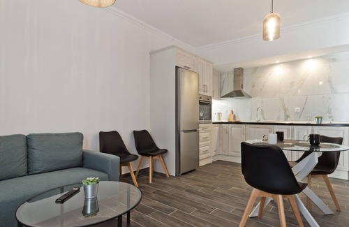 Karpathos Apartment | Apartment 'Helios 1' with Sea View, Wi-Fi and Air Conditioning
