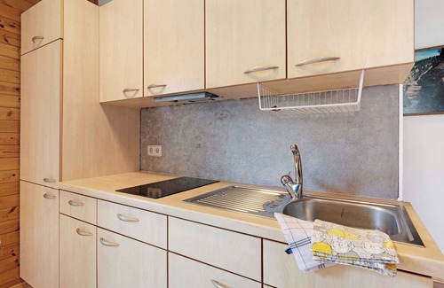 Aldino Apartment | Apartment Huanzhof Schwarzhorn with Mountain View, Garden & Terrace