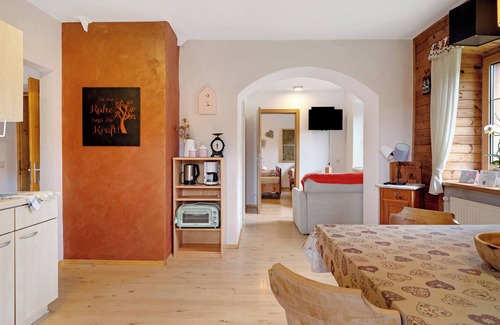 Aldino Apartment | Apartment Huanzhof Schwarzhorn with Mountain View, Garden & Terrace