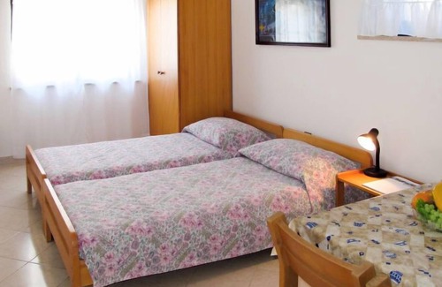 Vinkuran Apartment | Apartment Hula (PUL250) in Pula - 2 persons, 1 bedrooms