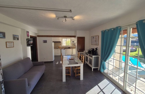 Saint-Martin-du-Var Villa | APARTMENT INDEPENDENT, SWIMMING POOL, CLOSE SEA, 4 PEOPLE + 1 CHILD - 2 YEARS
