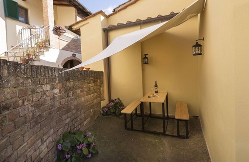 San Giovanni d'Asso House | Apartment in a medieval village