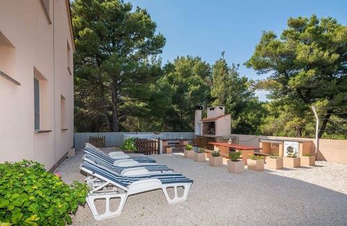 Vir Apartment | Apartment ideal for 2-4 persons | in quiet area