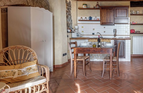 Pian di Sco Apartment | Apartment 'Il Nido' with Shared Pool, Wi-Fi and Air Conditioning