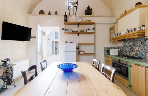 Uggiano la Chiesa Apartment | Apartment 'Ilios' with Shared Terrace, Wi-Fi and Air Conditioning