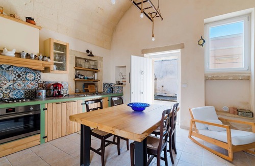 Uggiano la Chiesa Apartment | Apartment 'Ilios' with Shared Terrace, Wi-Fi and Air Conditioning