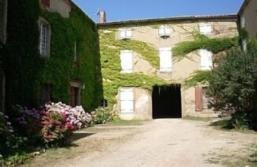 Chalabre Apartment | Apartment in 17th Century Residence in Chalabre