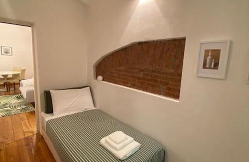 Saragozza-Porto Apartment | Apartment in a historic building