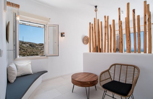 Mikri Vigla Apartment | Apartment In A Hotel 'Naxos Earth Suites Bamboo' with Sea View, Wi-Fi and Air Conditioning