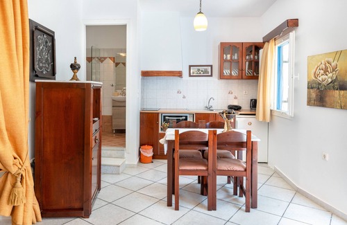 Agios Prokopios Apartment | Apartment In A Hotel 'Sun Rock Boutique - Villa Begonia' with Private Terrace and Air Conditioning