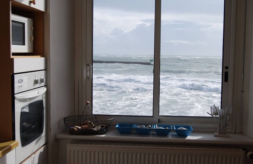 Guilvinec Apartment | Apartment in a house by the water