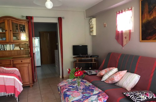 Trois Mares Apartment | Apartment in a lush tropical garden in a Creole ambiance.