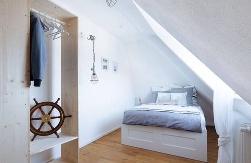 Feudenheim Apartment | Apartment in a quiet location, central to the city center, with upscale furnishings