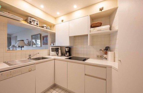 Duinbergen Apartment | Apartment in a villa with terrace
