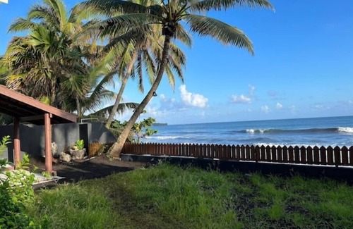 Mahina Apartment | Apartment in a villa on the beach. Ocean view