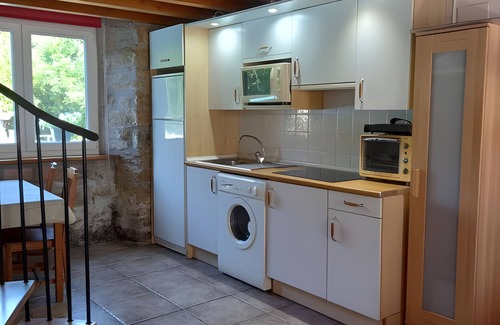Alsasua Apartment | Apartment in Alsasua with Shared Pool, Wi-Fi and Air Conditioning