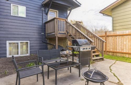 Government Hill Apartment | Apartment in Anchorage -10 Mi to Alaska Zoo! apts