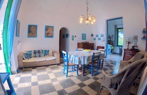 Favignana Apartment | Apartment in ancient villa facing the sea