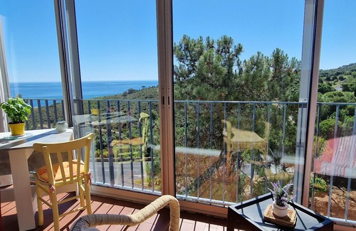 Banyuls-sur-Mer Apartment | Apartment in Banyuls-sur-Mer - Quiet and Comfortable for 4 People, Parking Included