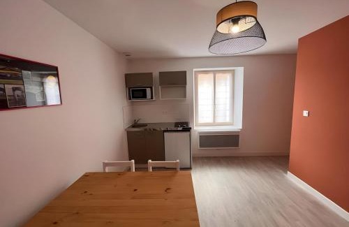 Ballon-Saint-Mars Apartment | Apartment in Ballon near Le Mans Circuit
