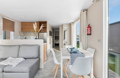 Blankenberge Ski Chalet | Apartment in Belgium near Summer Dream Beach