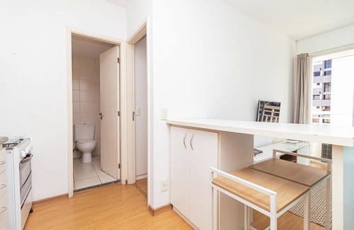 Pinheiros House | Apartment in Benedito Calixto with garage and AC