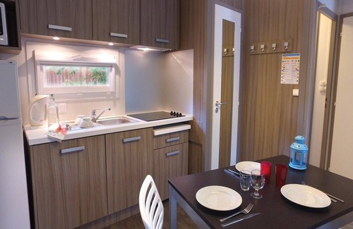Claouey Apartment | Apartment in Blériot-Plage near Sandy Beach