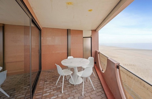 Blankenberge Apartment | Apartment in Blankenberge with Sea Views